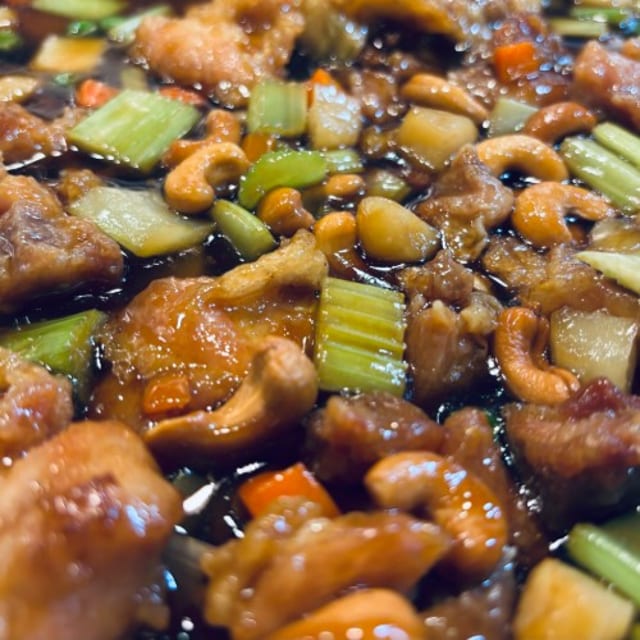 C7. Cashew Chicken.